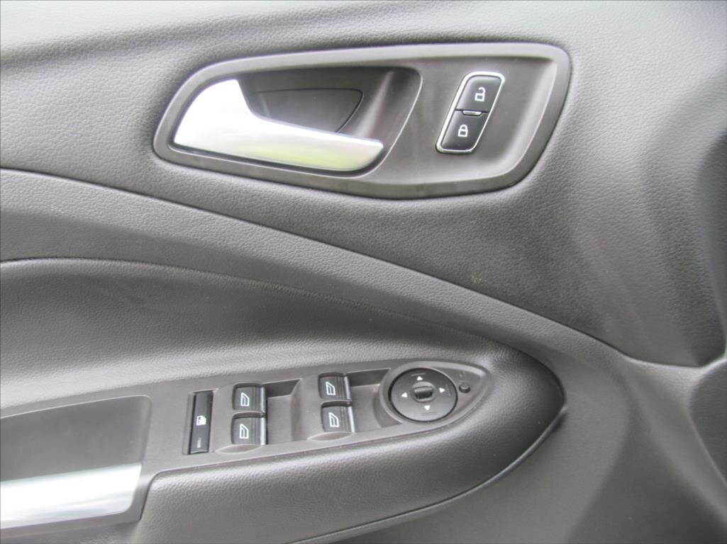 Ford Kuga SUV / Terénní 2,0 l 110 kw