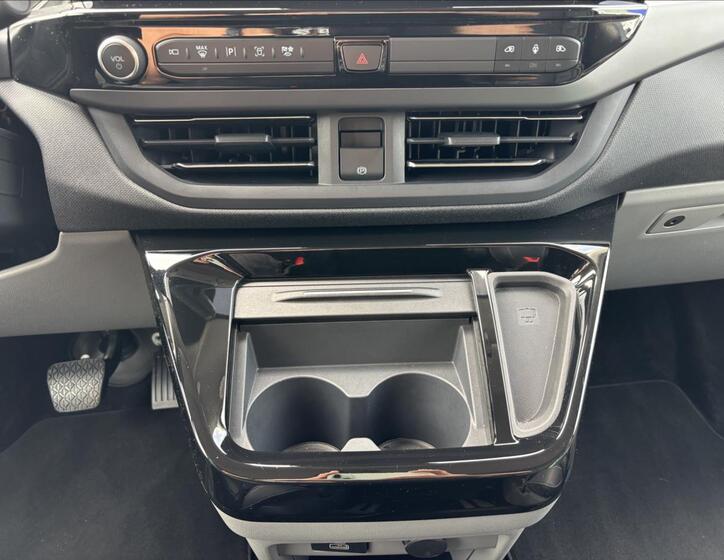 Ford Tourneo Custom 36