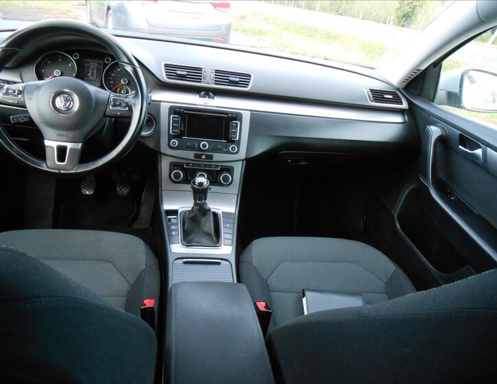 Volkswagen Passat Kombi 1,6 l 77 kw