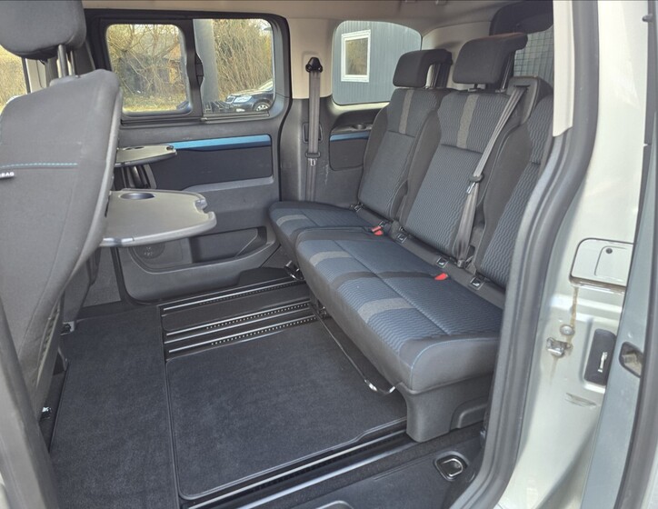 Peugeot Traveller 12