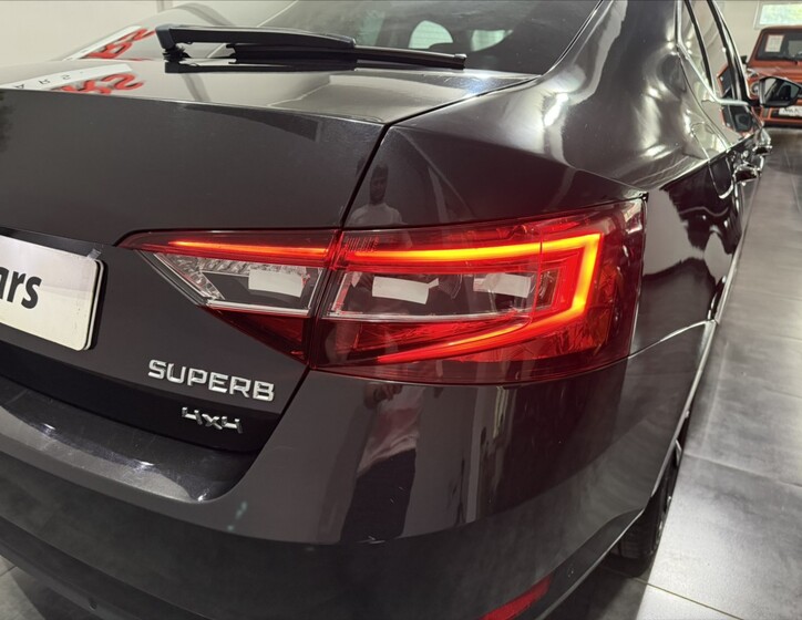Škoda Superb 30
