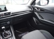 Mazda 3 Sedan / Limuzína 1,5 l 74 kw