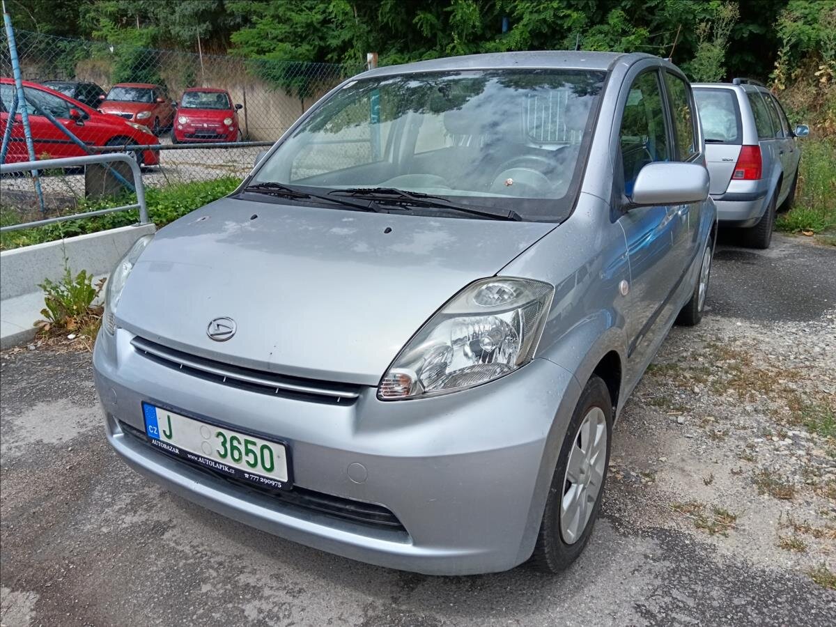 Daihatsu Sirion Hatchback 998,0 51 kw