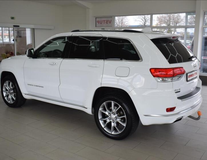 Jeep Grand Cherokee 8