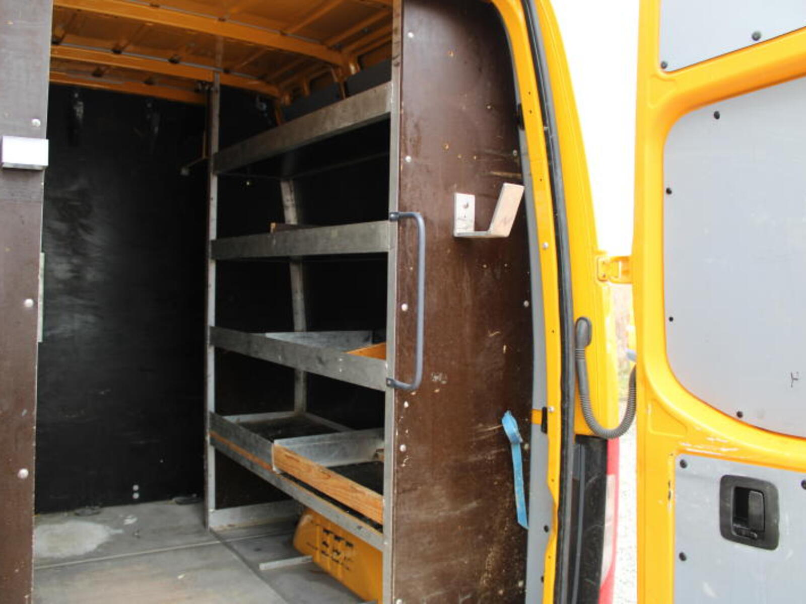 Mercedes-Benz Sprinter 9