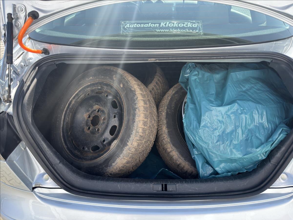 Seat Cordoba Sedan / Limuzína 1,4 l 63 kw