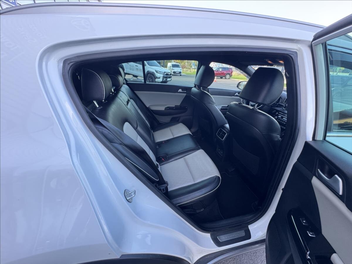 KIA Sportage SUV 2,0 l 136 kw