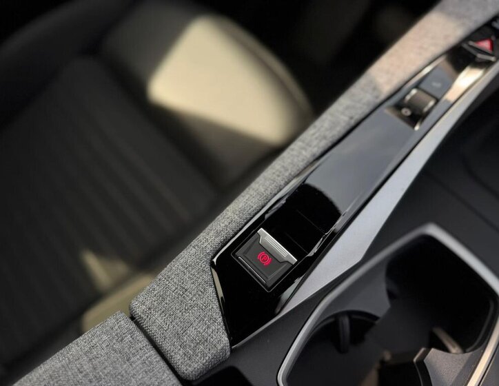 Peugeot 3008 SUV / Terénní 1,2 l 107 kw