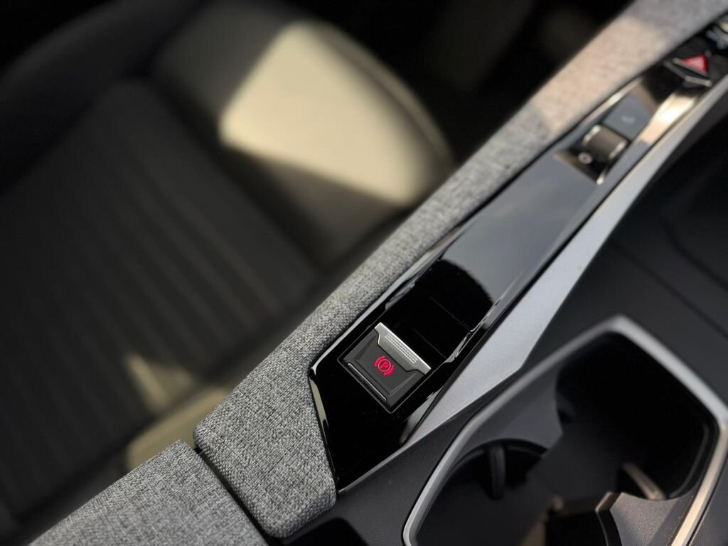 Peugeot 3008 SUV / Terénní 1,2 l 107 kw