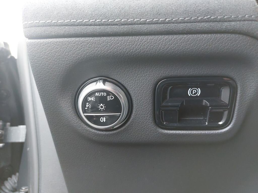 Mercedes-Benz EQE Sedan / Limuzína 0,0 145 kw