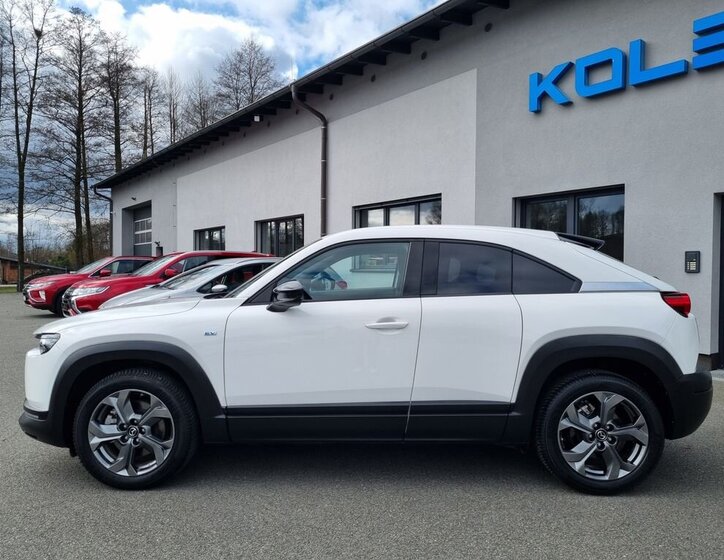 Mazda MX-30 SUV / Terénní 0,0 107 kw