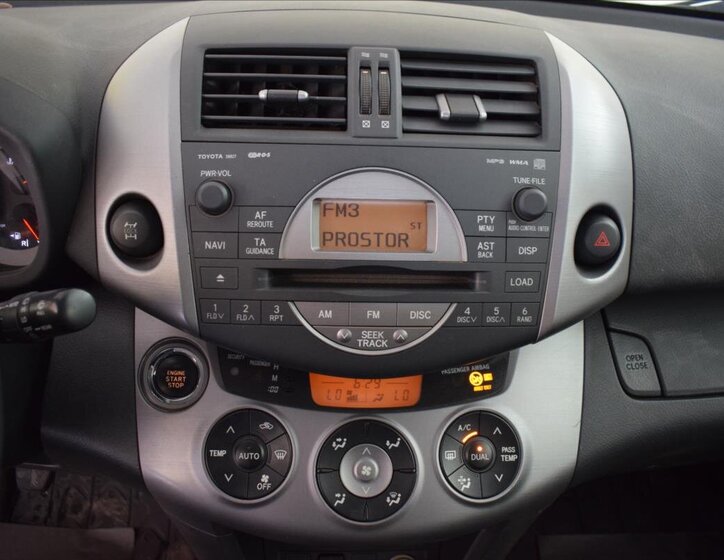 Toyota RAV4 SUV / Terénní 2,2 l 130 kw