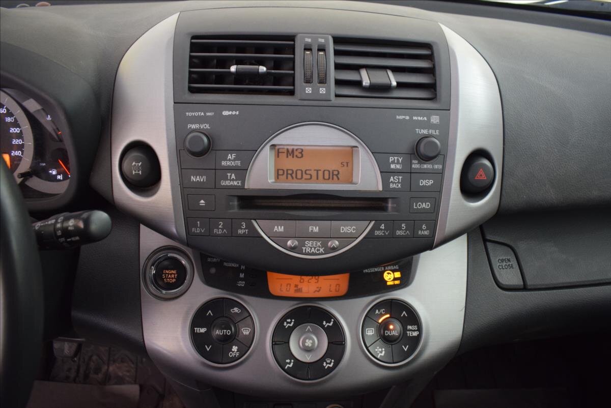 Toyota RAV4 SUV / Terénní 2,2 l 130 kw