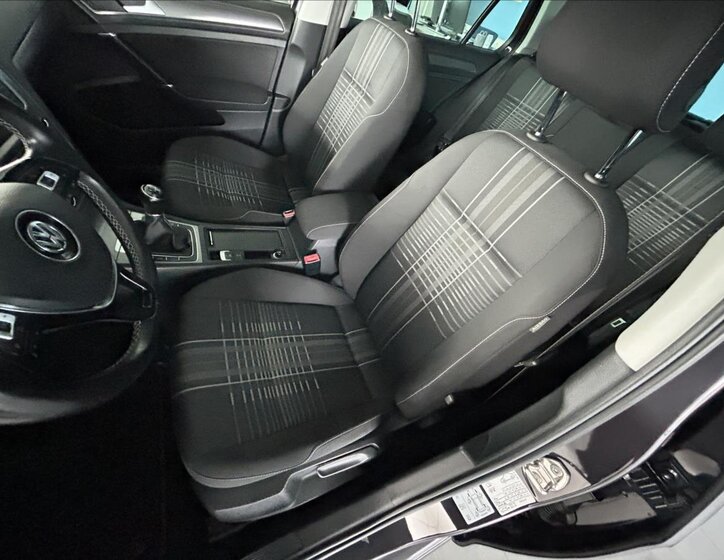 Volkswagen Golf Hatchback 1,2 l 81 kw