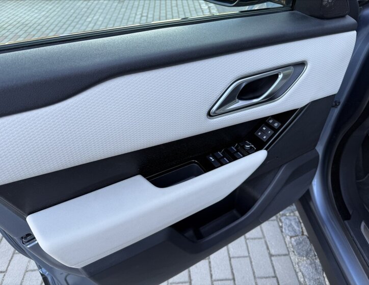 Land Rover Range Rover Velar SUV / Terénní 2,0 l 184 kw