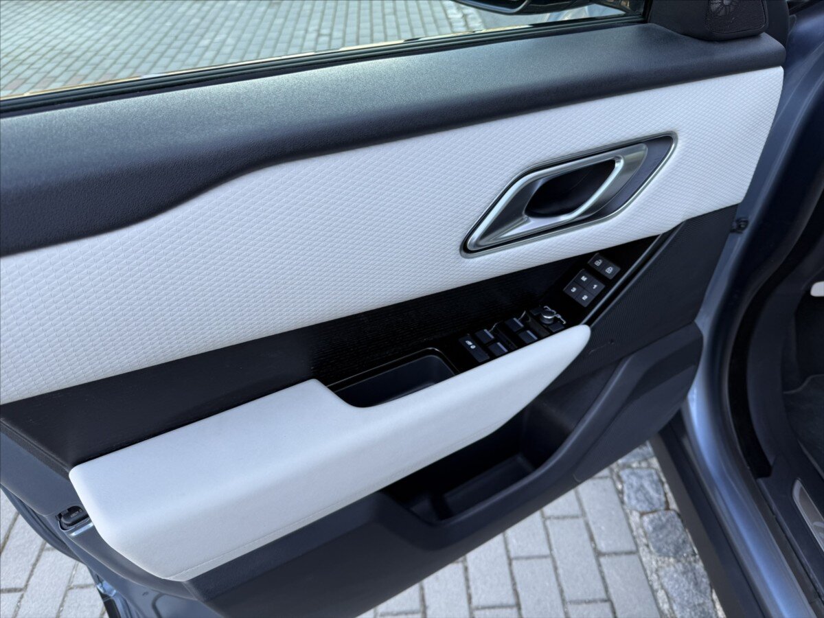 Land Rover Range Rover Velar SUV / Terénní 2,0 l 184 kw