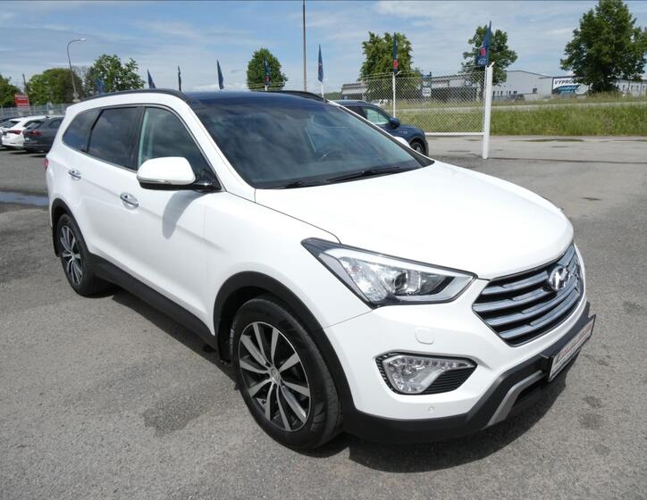Hyundai Grand Santa Fe 1
