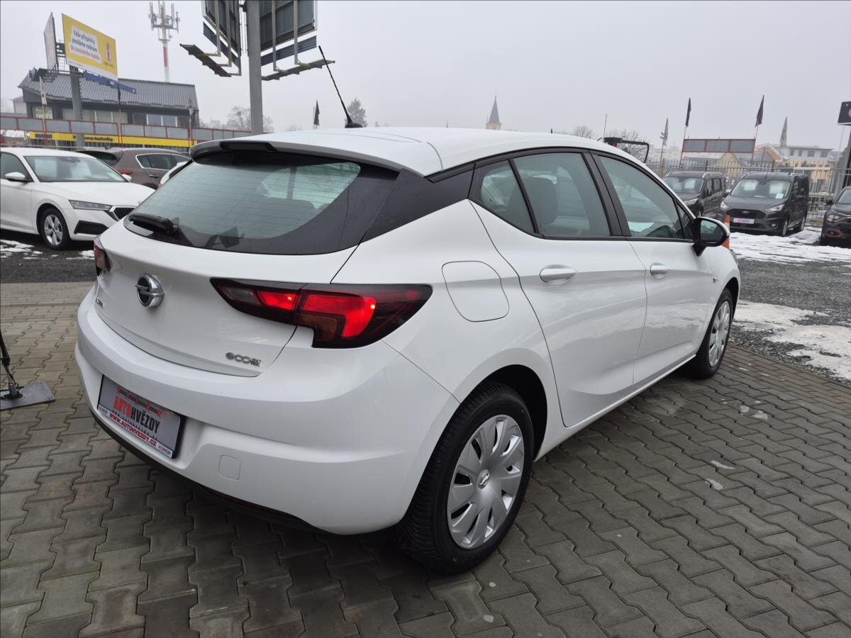 Opel Astra Hatchback 999,0 77 kw