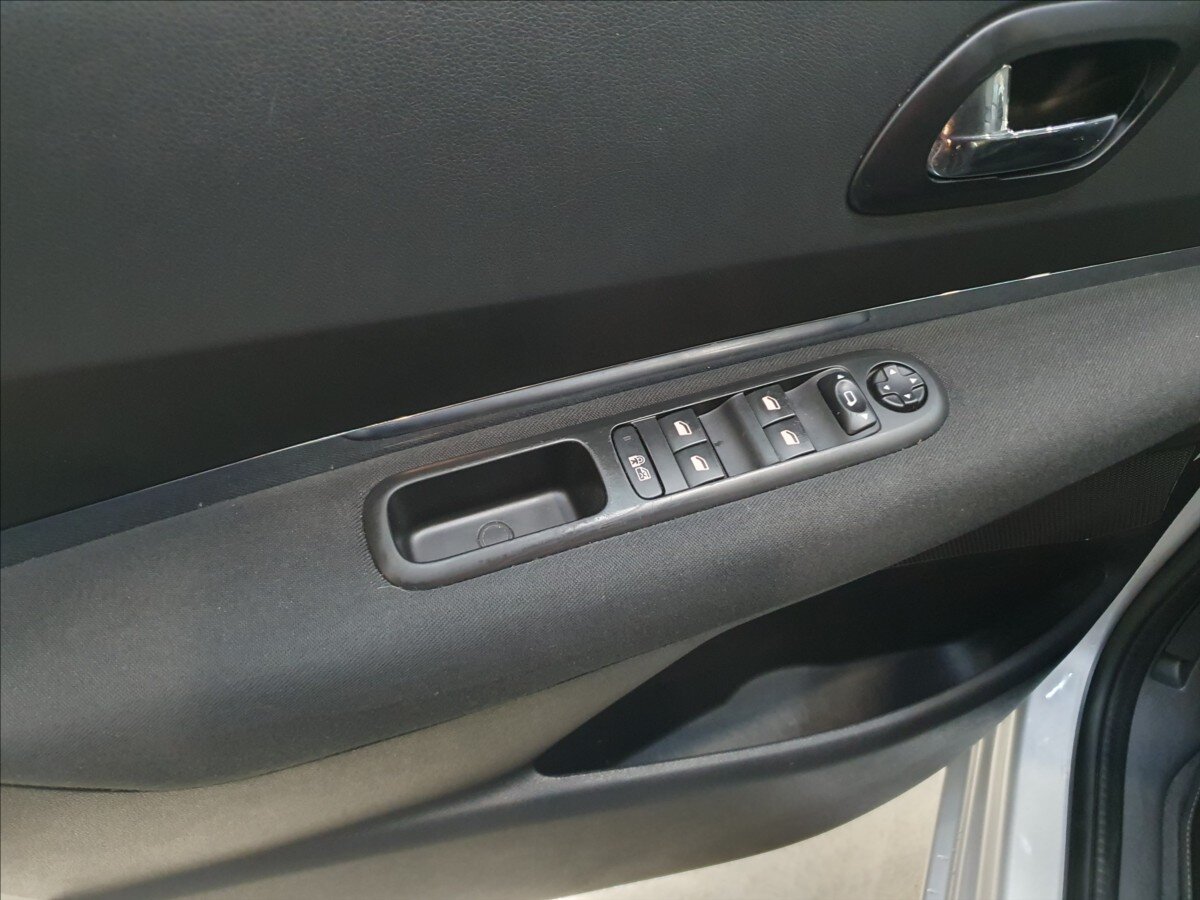 Peugeot 5008 MPV 1,6 l 88 kw