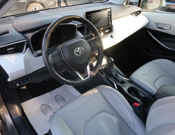 Toyota Corolla Kombi 2,0 l 132 kw