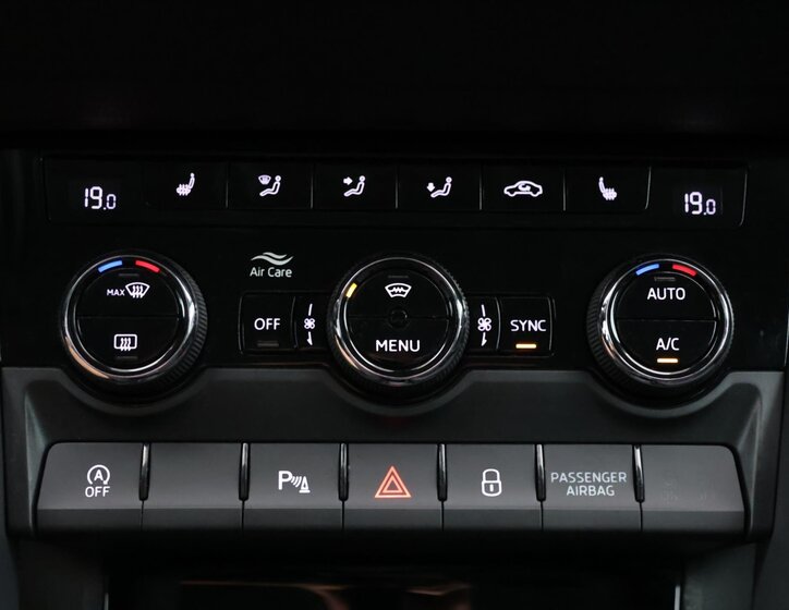 Škoda Karoq SUV 1,5 l 110 kw