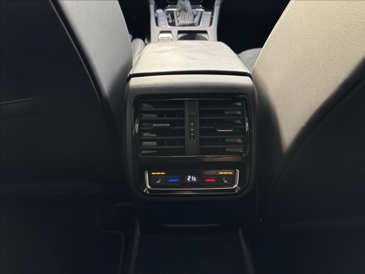 Volkswagen Arteon Liftback 2,0 l 206 kw