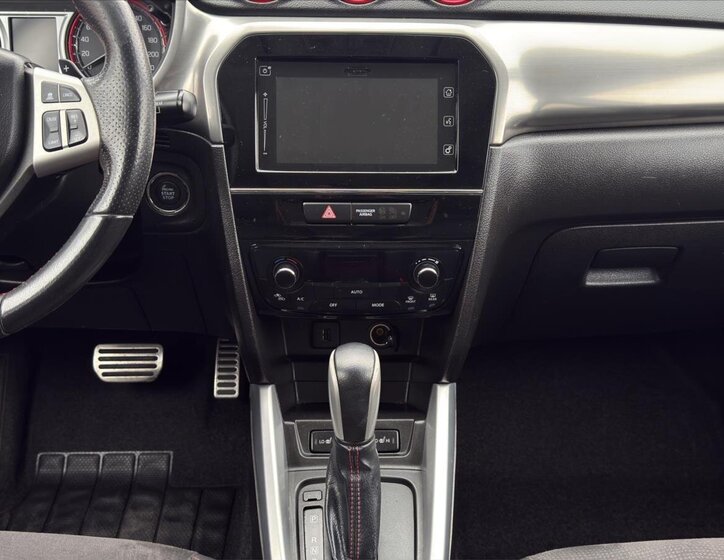 Suzuki Vitara SUV 1,4 l 103 kw