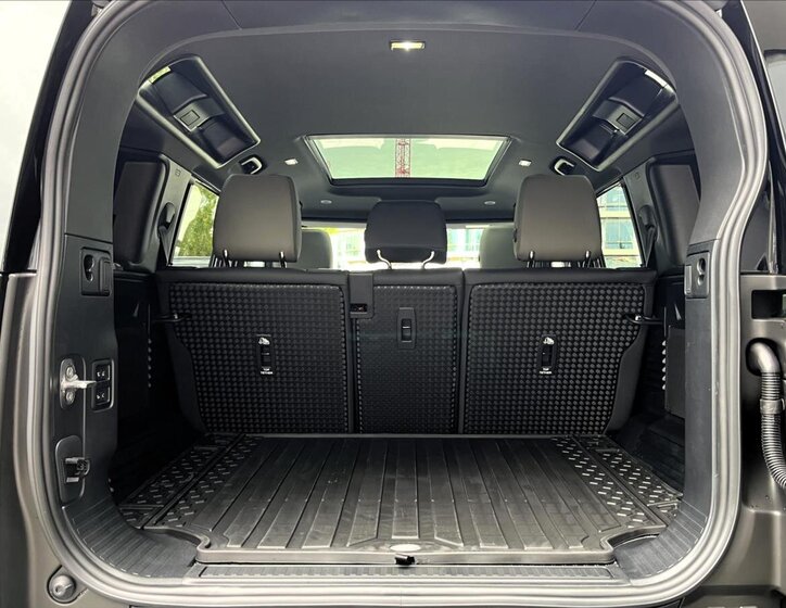 Land Rover Defender SUV / Terénní 3,0 l 183 kw