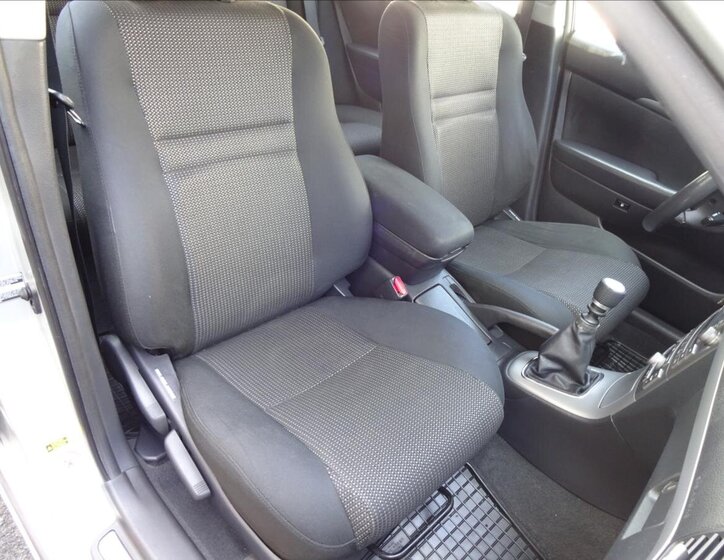 Toyota Avensis Kombi 2,0 l 93 kw