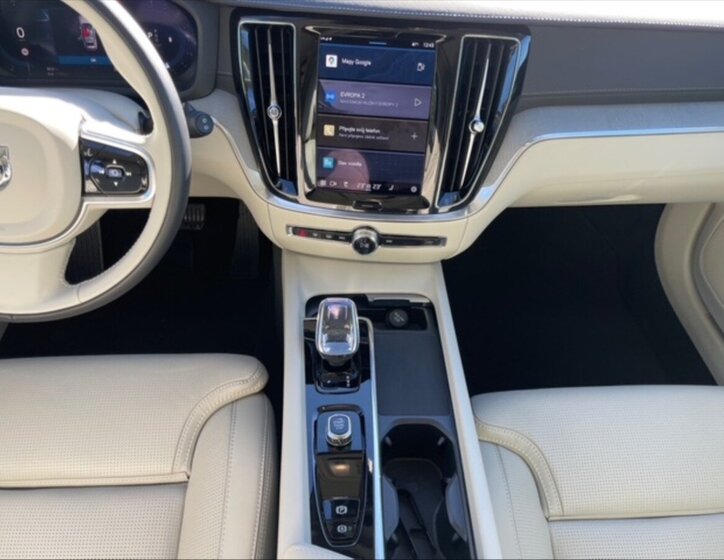 Volvo V60 Kombi 2,0 l 145 kw