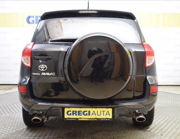 Toyota RAV4 SUV 2,0 l 112 kw