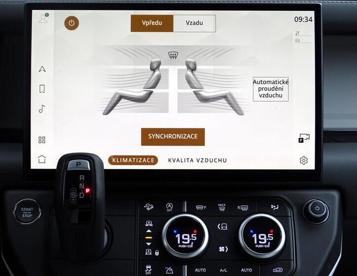 Land Rover Defender 25