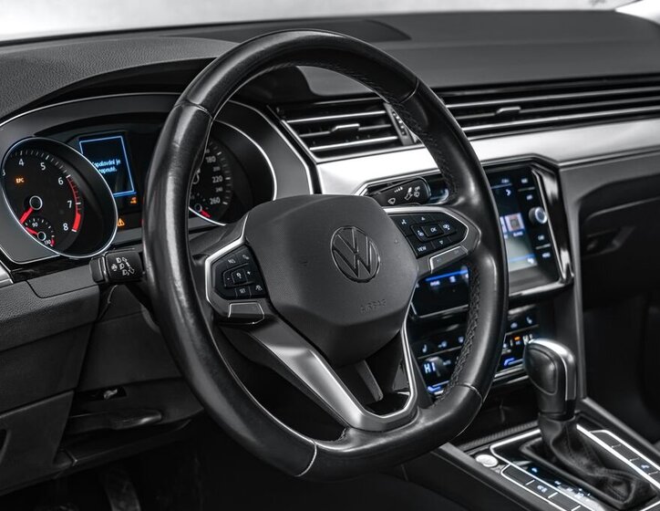 Volkswagen Passat Sedan 1,5 l 110 kw