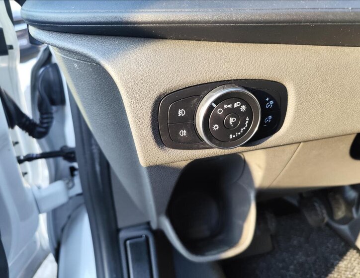 Ford Transit Custom Kombi 2,0 l 96 kw