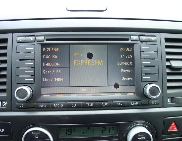 Volkswagen Multivan 28