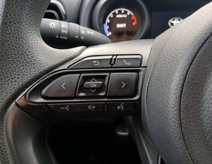 Toyota Yaris Cross 19