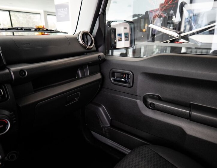 Suzuki Jimny SUV 1,5 l 75 kw