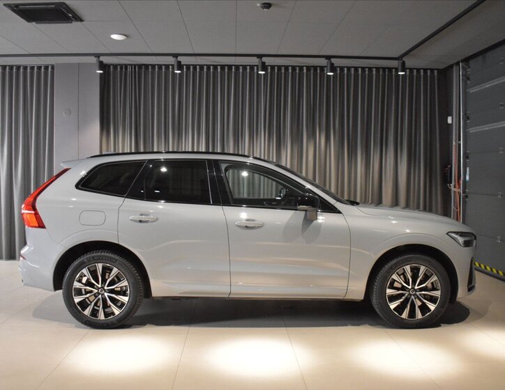 Volvo XC60 SUV / Terénní 2,0 l 145 kw