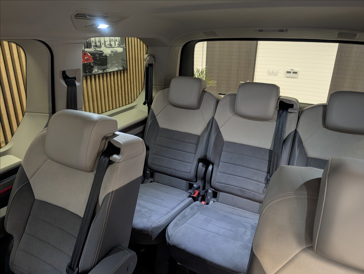 Volkswagen Multivan VAN / Minibus 1,5 l 180 kw