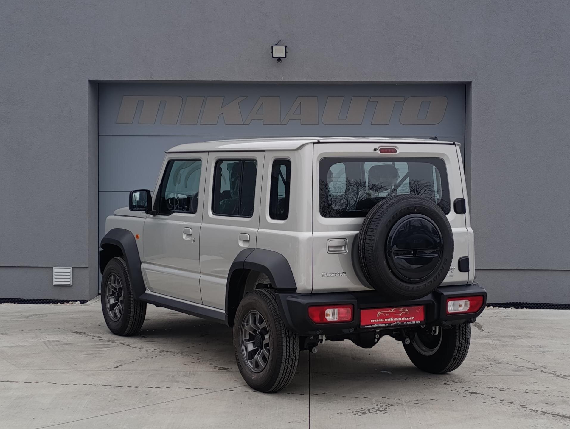 Suzuki Jimny SUV 1,5 l 75 kw