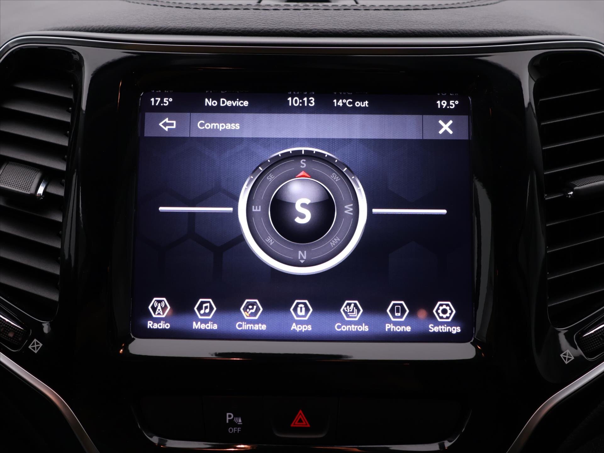 Jeep Cherokee SUV / Terénní 3,2 l 200 kw