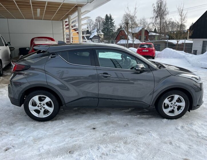 Toyota C-HR 7