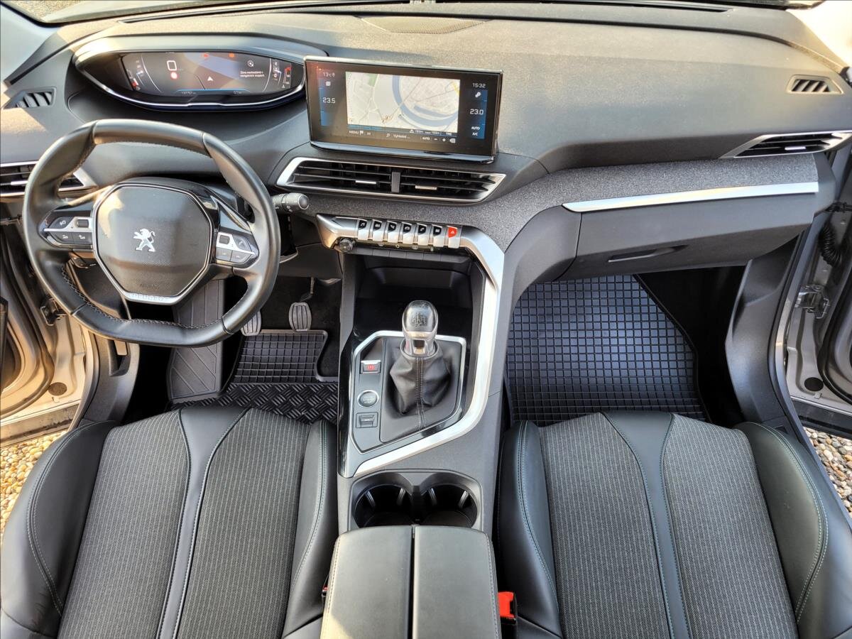 Peugeot 5008 SUV 1,5 l 96 kw