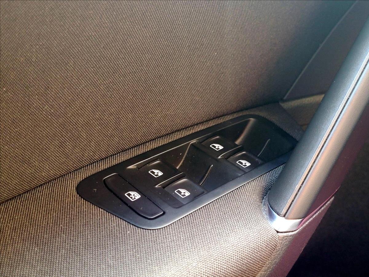 Volkswagen Golf Kombi 1,6 l 85 kw