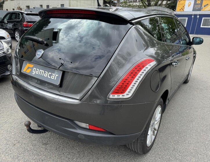 Lancia Delta Hatchback 2,0 l 121 kw