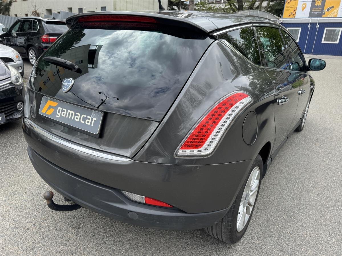 Lancia Delta Hatchback 2,0 l 121 kw