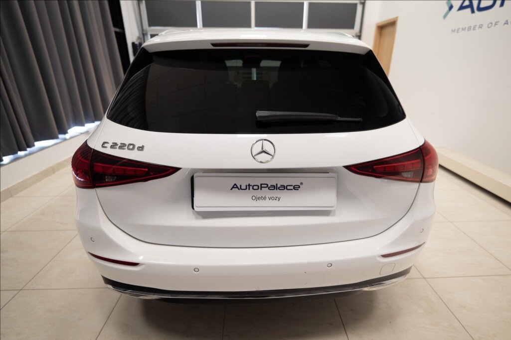 Mercedes-Benz Třídy C Kombi 2,0 l 147 kw