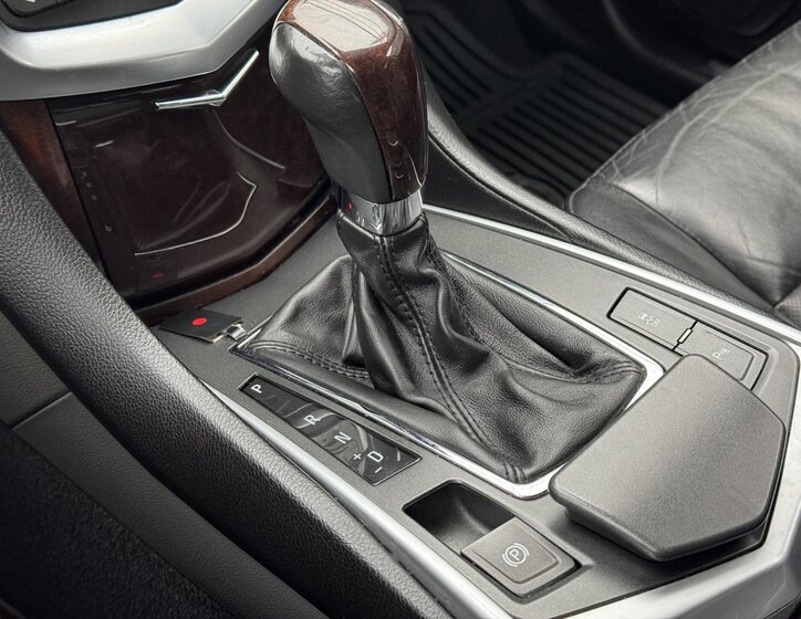 Cadillac SRX SUV 3,0 l 198 kw