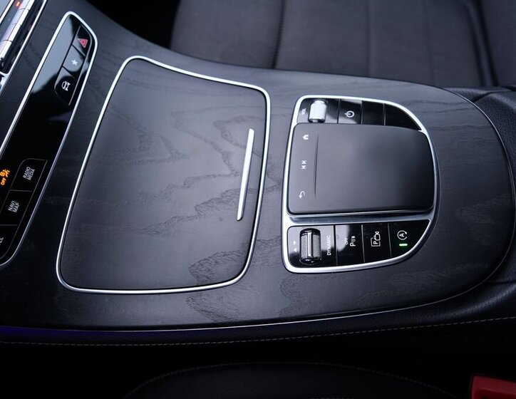 Mercedes-Benz Třídy E Sedan 2,0 l 143 kw