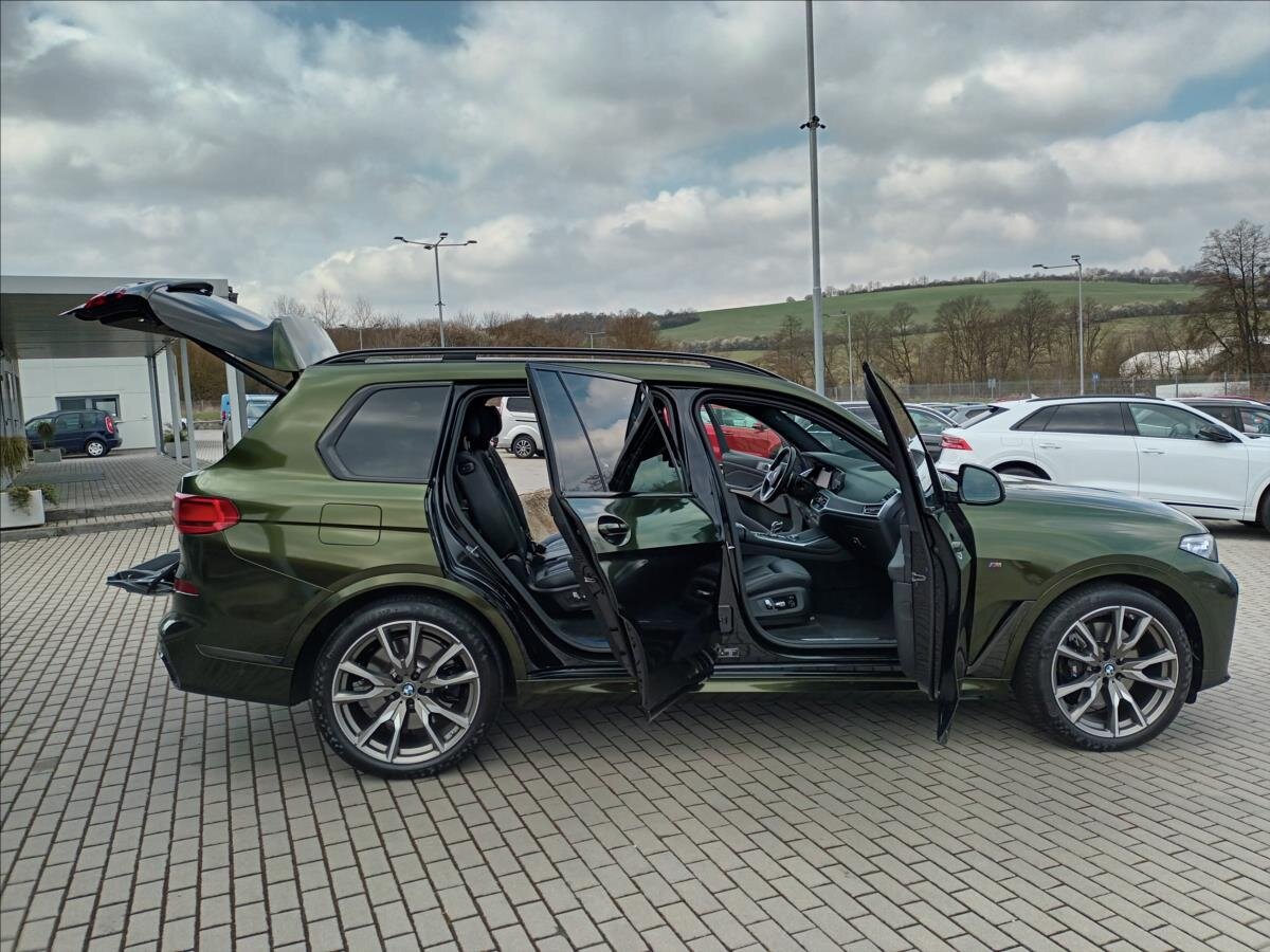 BMW X7 SUV / Terénní 4,4 l 390 kw